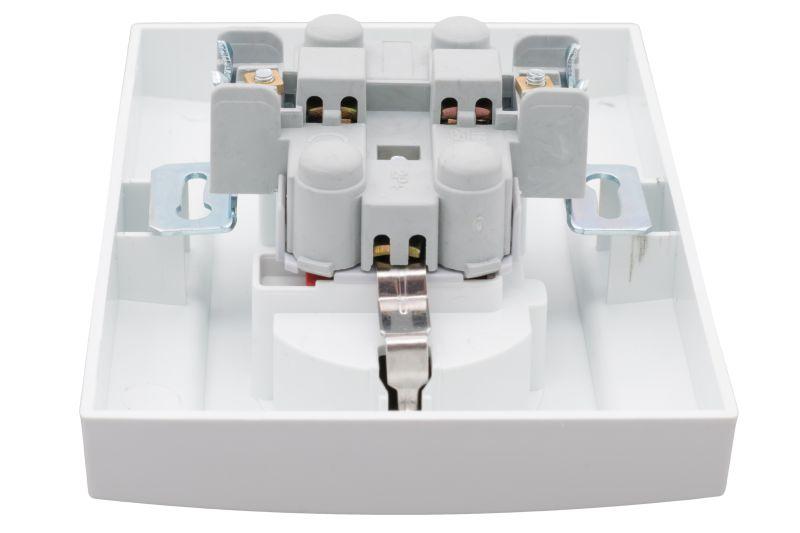 Розетка 2-м СП Минск 16А IP20 с заземл. защ. шторки бел. Basic EKF ERR16-128-100